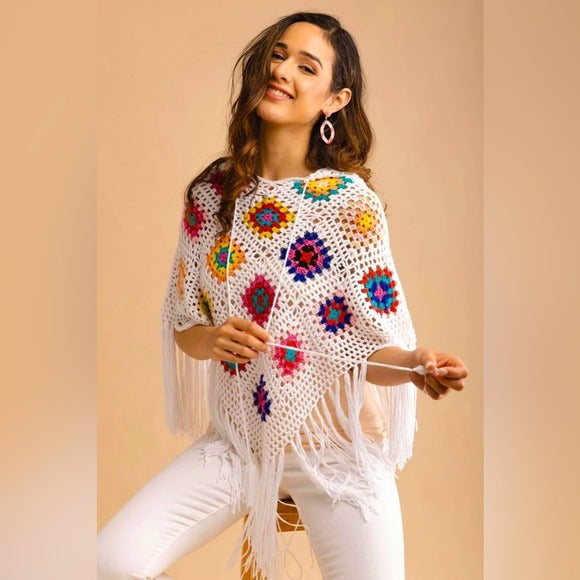 SAACHI Anthropologie- Hooded White Square Crochet Fringe Poncho OS