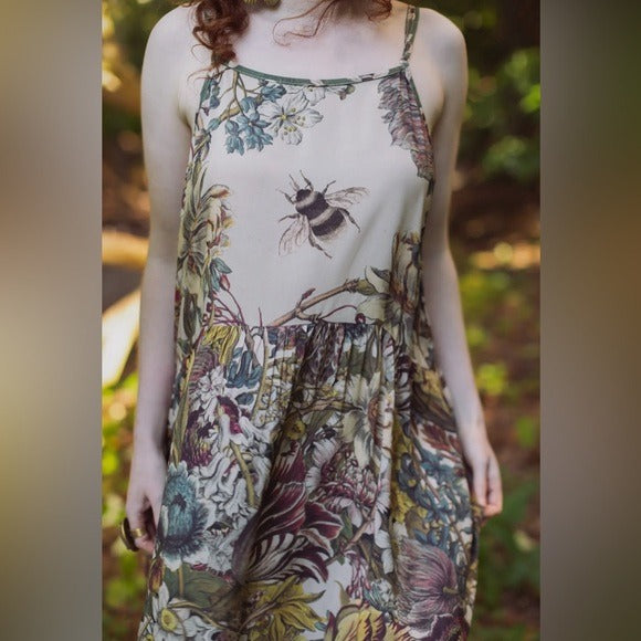 ⭐️Market of Stars⭐️ Love Grows Wild Vintage Style Boho Artisan Dress with Bees